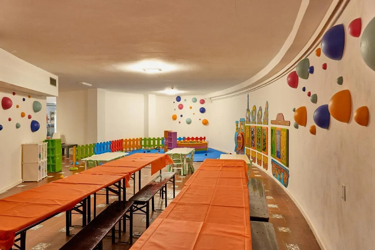 Hotel Club Esse Roccaruja Stintino 4*,